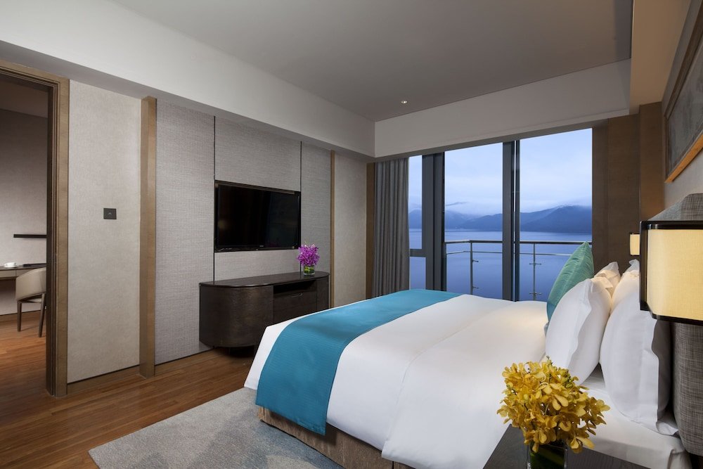 Suite doble 1 dormitorio con vista al lago Crowne Plaza Hangzhou Thousand Island Lake, an IHG Hotel