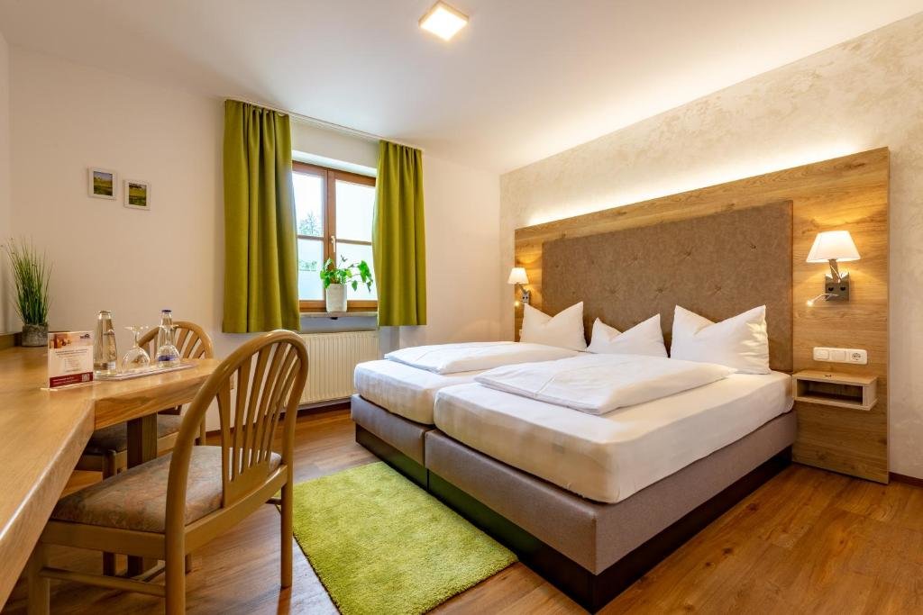 Standard Doppel Zimmer Zur Post Kümmersbruck Hotel & Tiny Houses