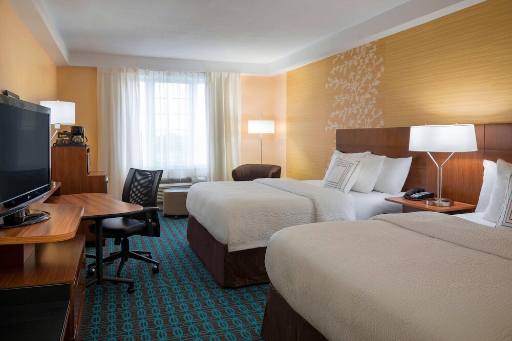 Четырёхместный номер Standard Fairfield Inn & Suites by Marriott Ottawa Kanata