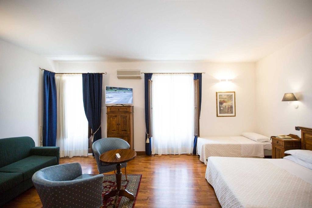 Двухместный номер Deluxe с балконом и с видом на море Hotel La Piazzetta