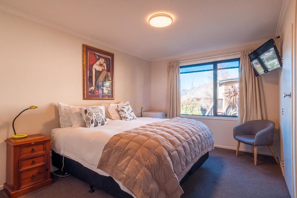 Кровать в общем номере с 6 комнатами Coronet View