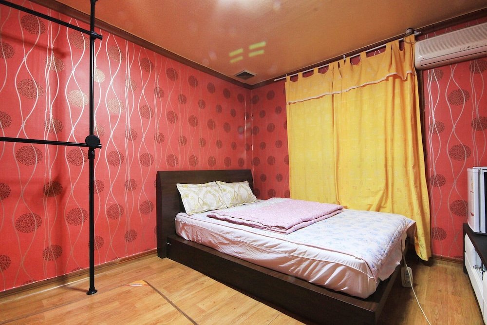 Standard Zimmer Yeongju Bora