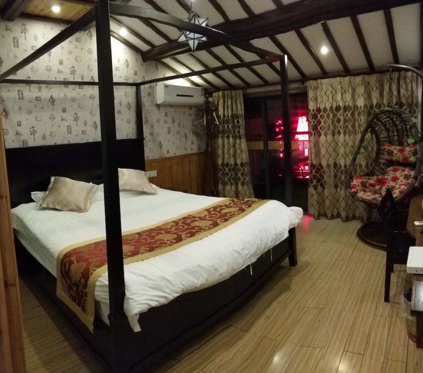 Deluxe Double room Yue Yue Theme Hostel