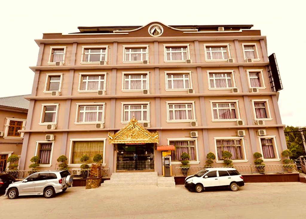 Bett im Wohnheim Royal Naung Yoe Hotel
