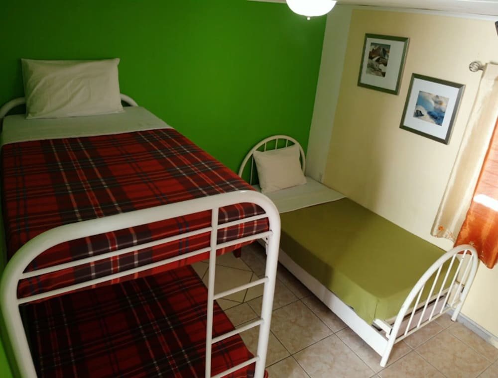 Camera Standard Hostel Room Aruba