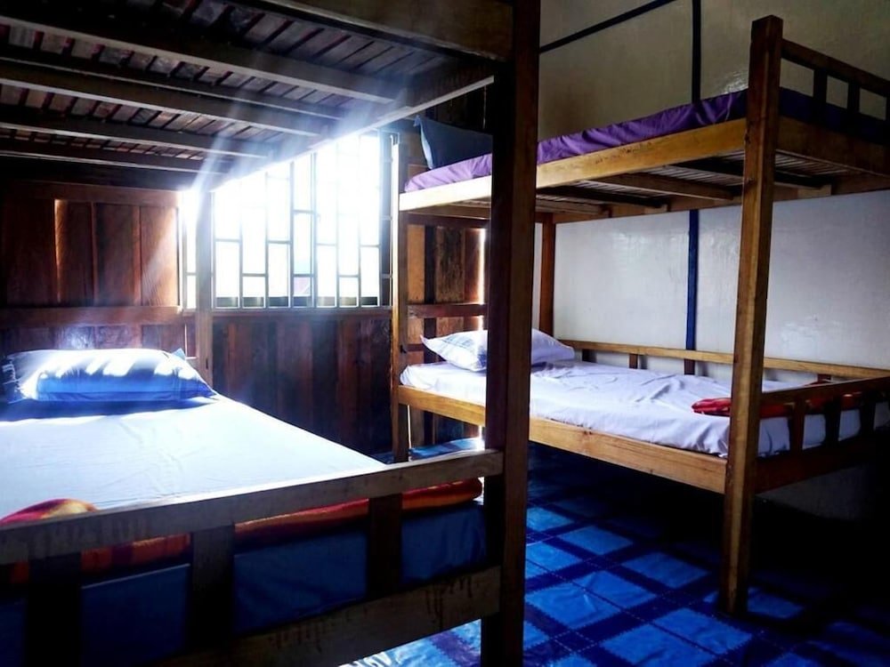 Кровать в общем номере Blue Quay Hostel