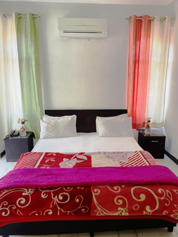 Двухместный номер Deluxe c 1 комнатой с видом на горы Hotel Rajgarh
