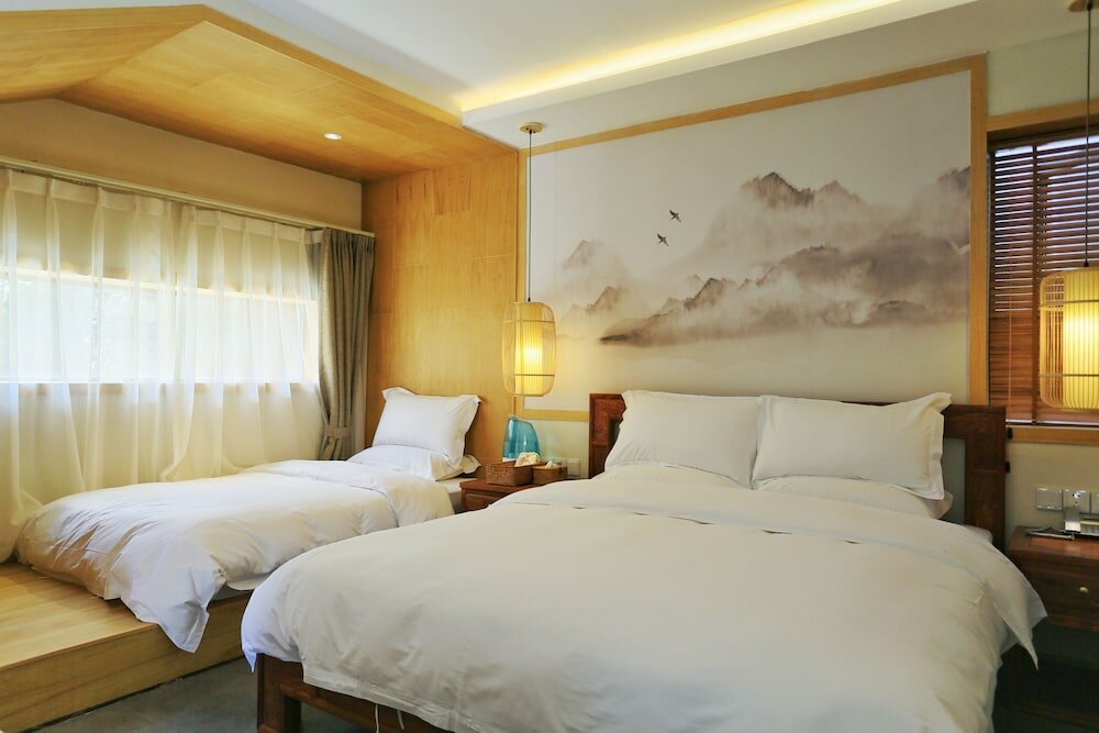 Deluxe Suite Lijiang Qilu Garden Hotel