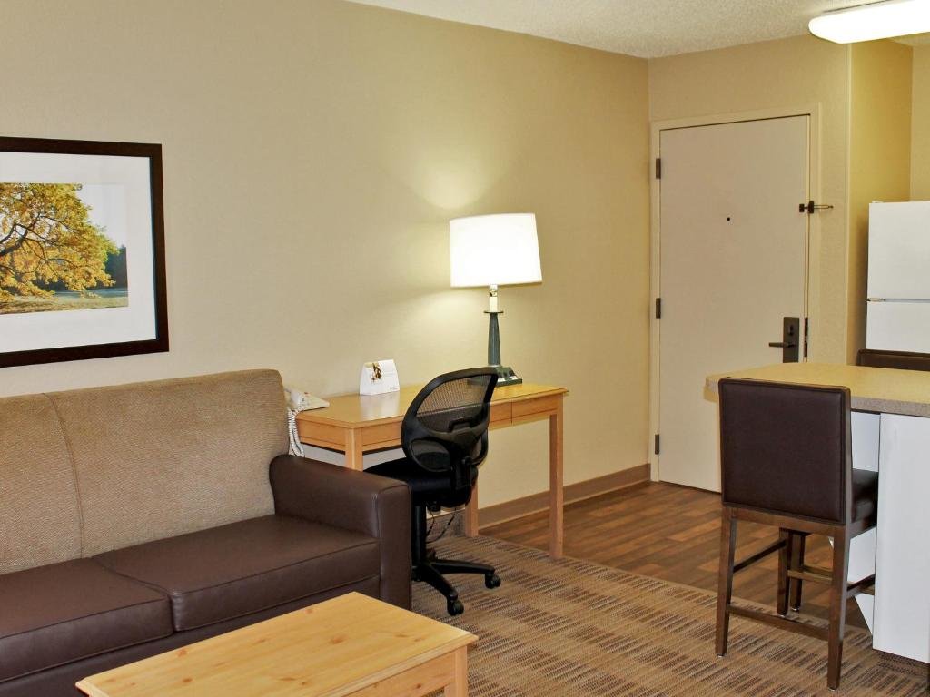 Четырёхместный люкс c 1 комнатой Extended Stay America Suites Washington DC Rockville