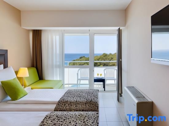 Номер Premium beachfront Hotel Pinija