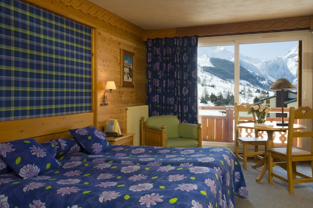 Standard Einzel Zimmer mit Balkon und mit Bergblick Le Souleil'Or