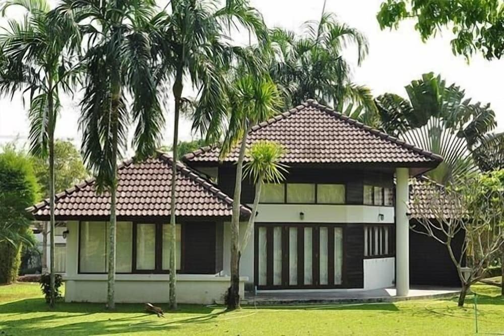 Villa 2 Schlafzimmer mit Balkon Pattaya Country Club