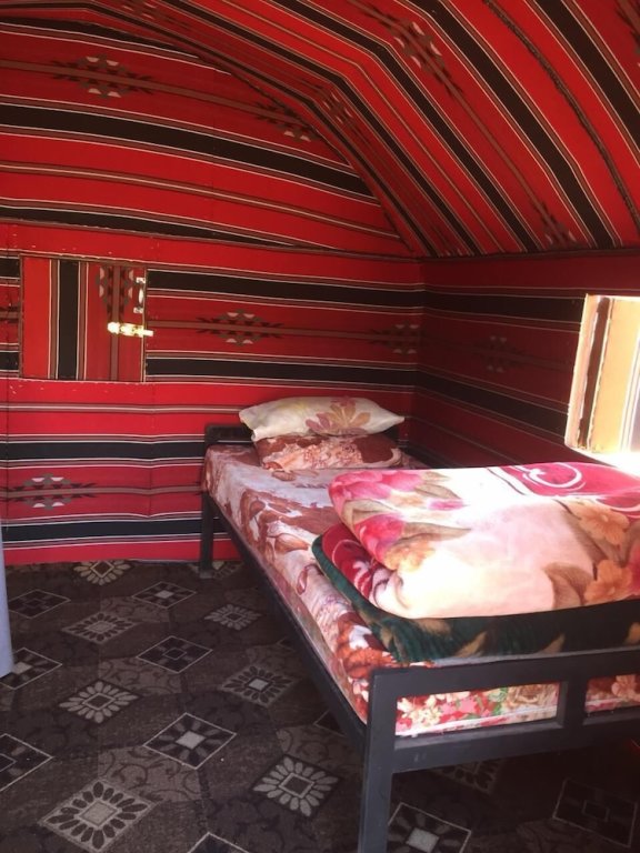 Семейный тент с 4 комнатами Wadi Rum Bedouin Camp