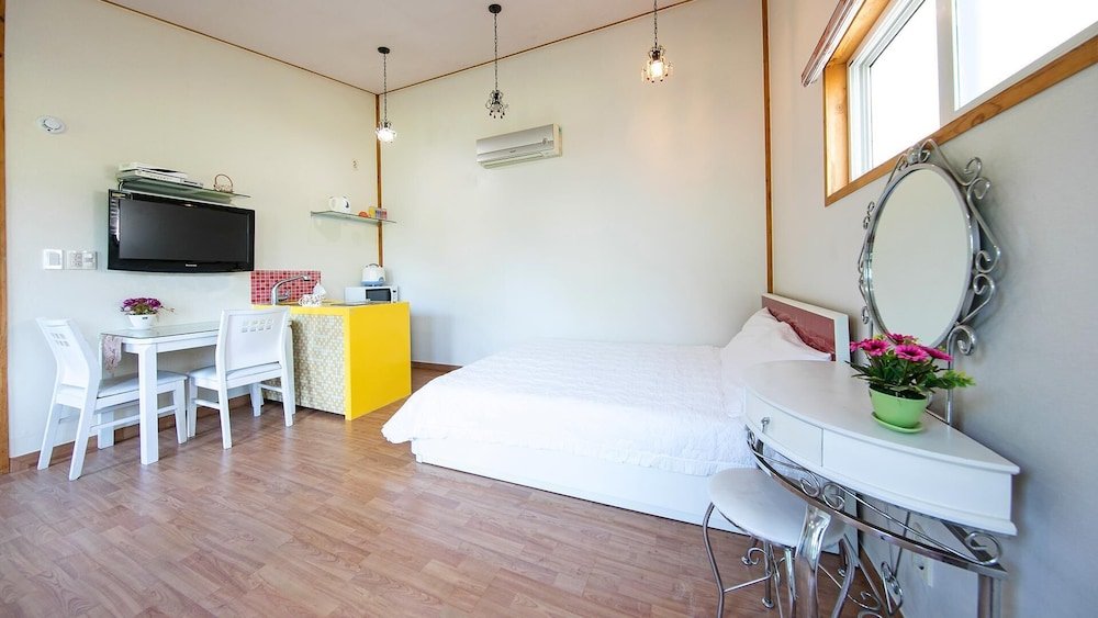 Standard Zimmer 1 Schlafzimmer mit Balkon Hongcheon Lime Orange Pension