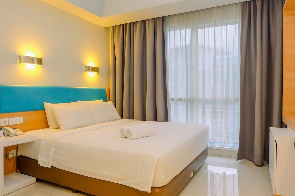 Standard Zimmer Spacious 1BR High Quality Apartment at Karawang By Travelio