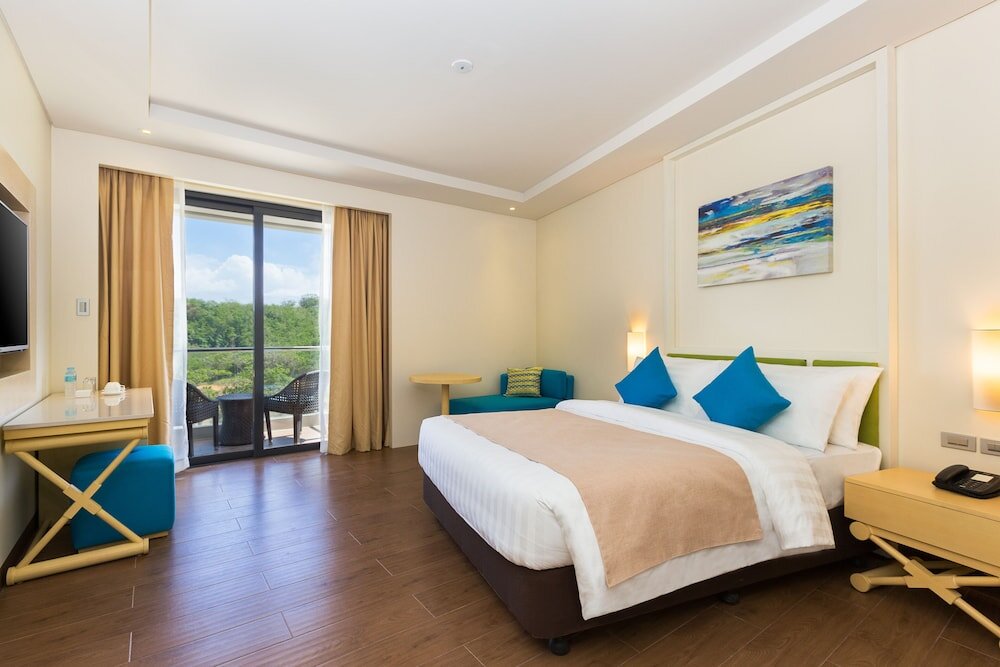 Camera Deluxe con balcone e con vista sul campo da golf Savoy Hotel Boracay Newcoast