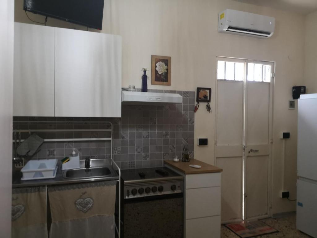 Отель Casa Giordalisia 1* в Катания, Сицилия. Забронировать Casa  Giordalisia 1*, Via Asaro 5, 95121. Оплата картами МИР.