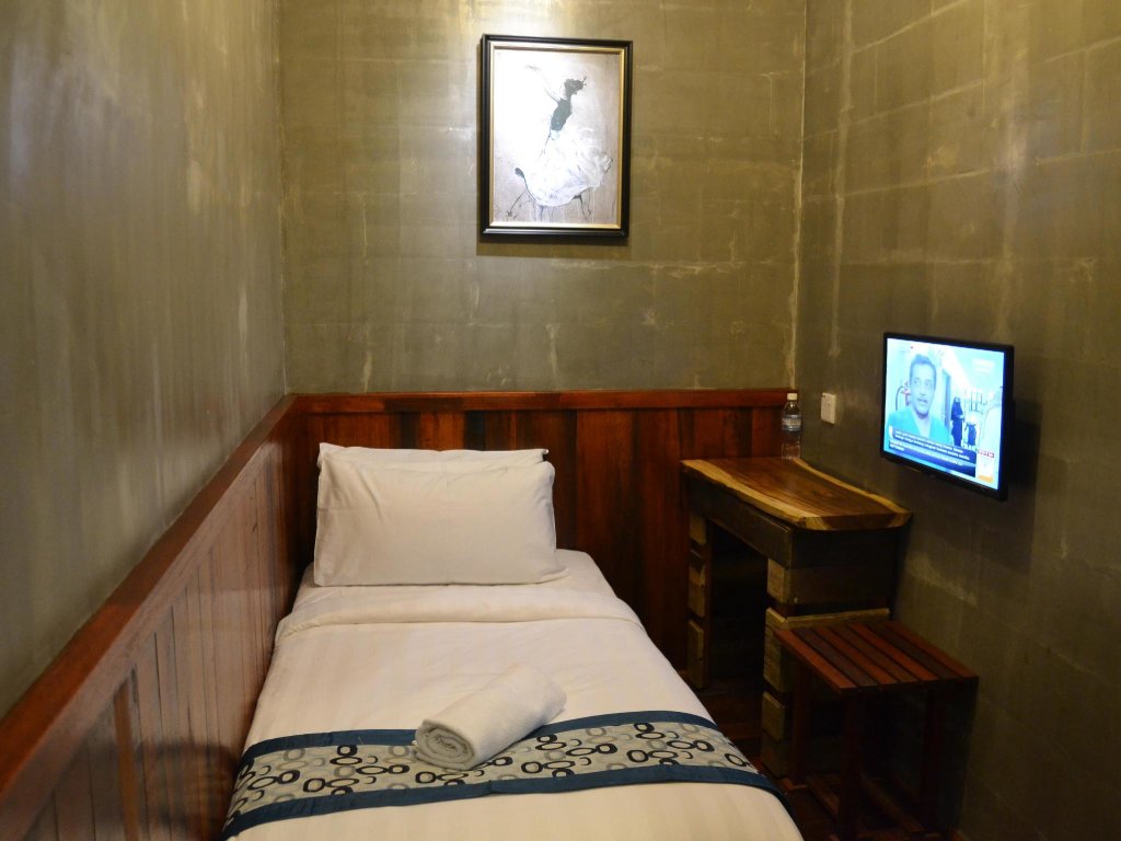 Standard room Anggun Hotel