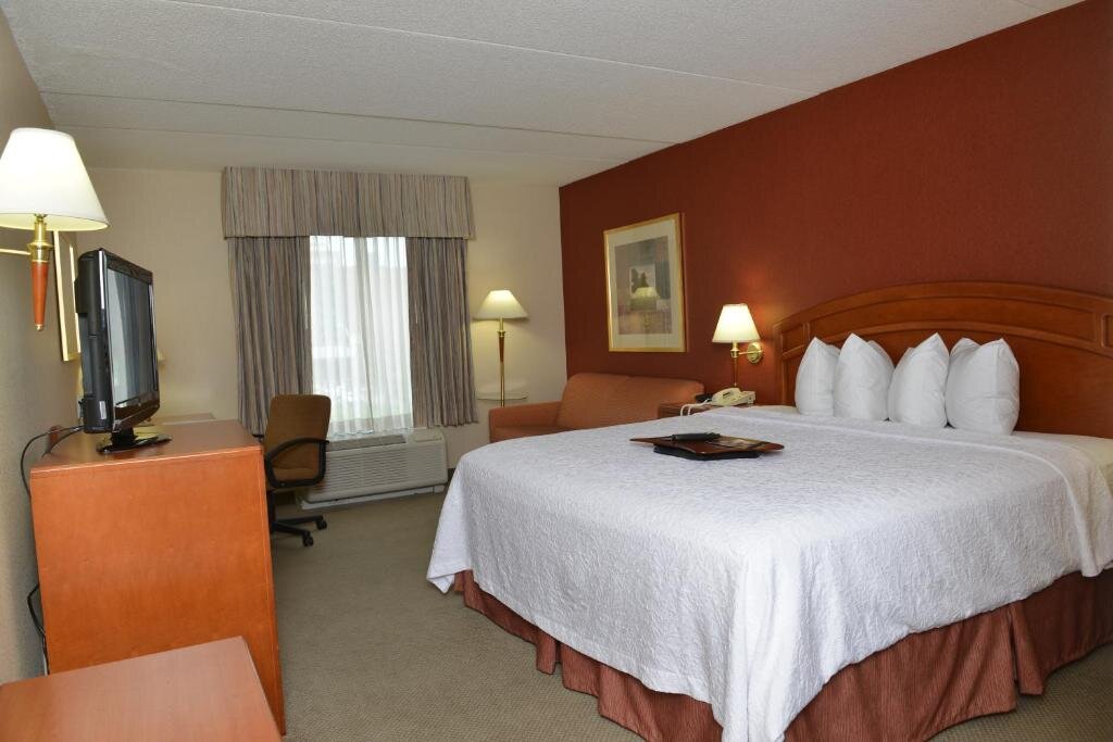 Номер Standard Hampton Inn & Suites by Hilton Windsor