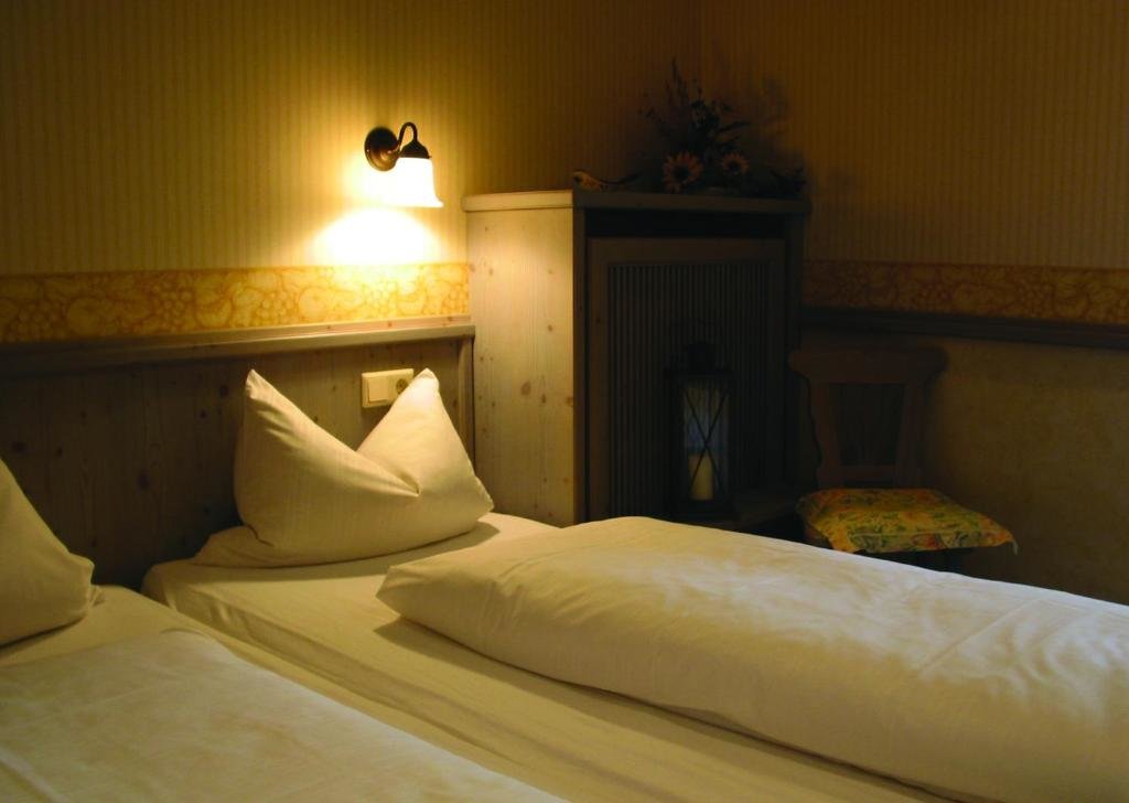 Standard Zimmer Gasthof & Hotel Goldene Krone