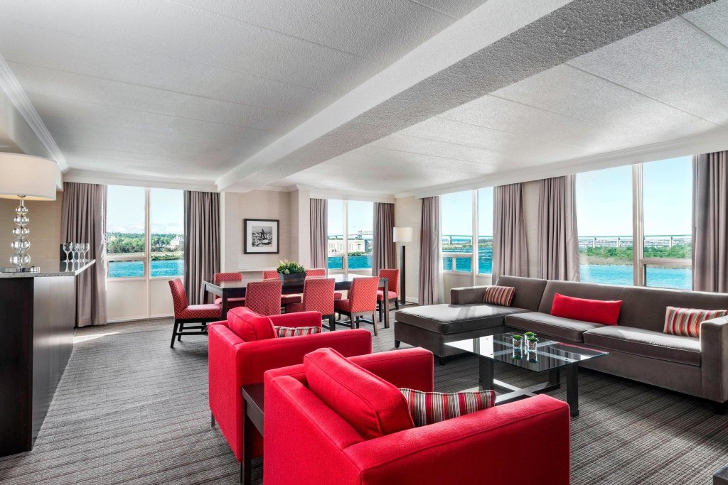 Двухместный люкс c 1 комнатой с видом на воду Delta Hotels by Marriott Sault Ste. Marie Waterfront