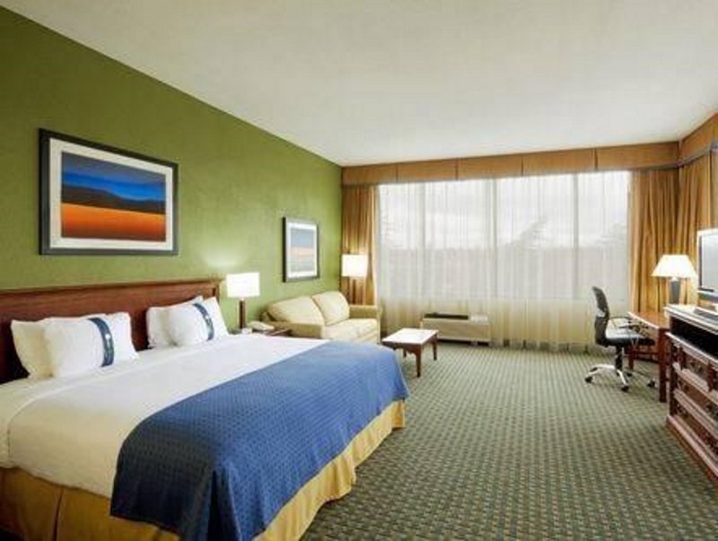 Двухместный люкс c 1 комнатой DoubleTree by Hilton Boston-Rockland
