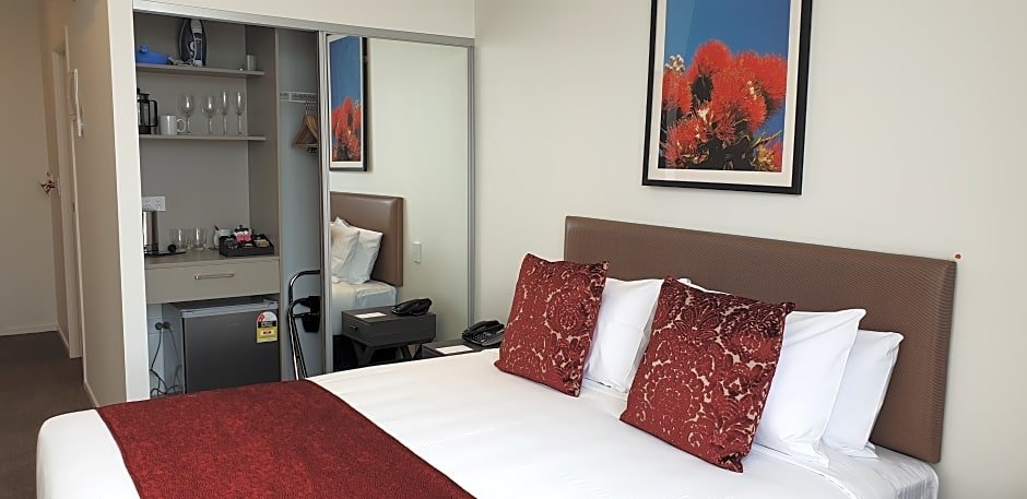 Standard Zimmer Ramada Suites by Wyndham Manukau