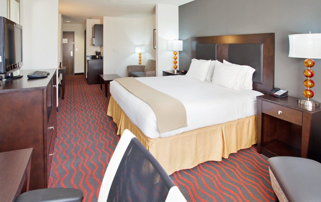 Люкс Holiday Inn Express Hotel & Suites Festus-South St. Louis, an IHG Hotel