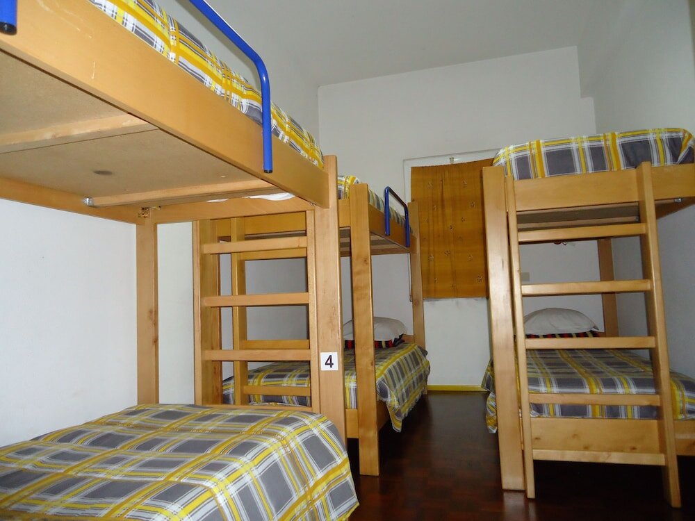 Кровать в общем номере (мужской номер) HI Aveiro - Pousada de Juventude