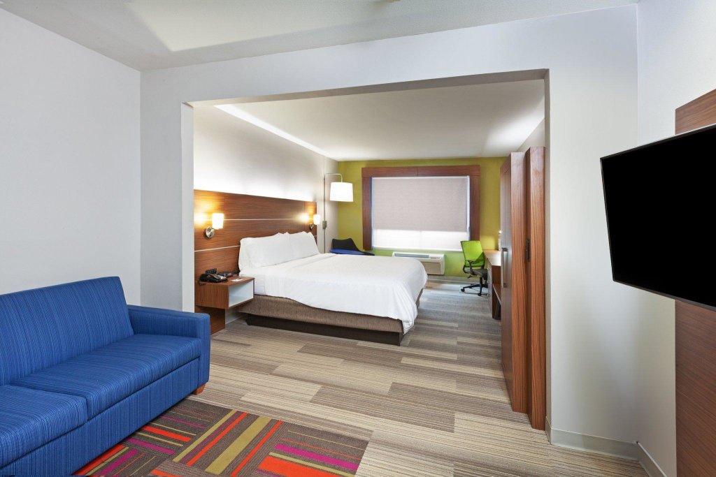 Suite Holiday Inn Express Hotel and Suites Orange, an IHG Hotel
