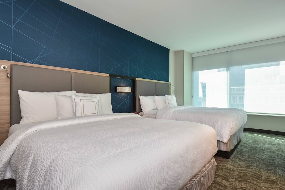 Четырёхместный люкс SpringHill Suites by Marriott Charlotte City Center