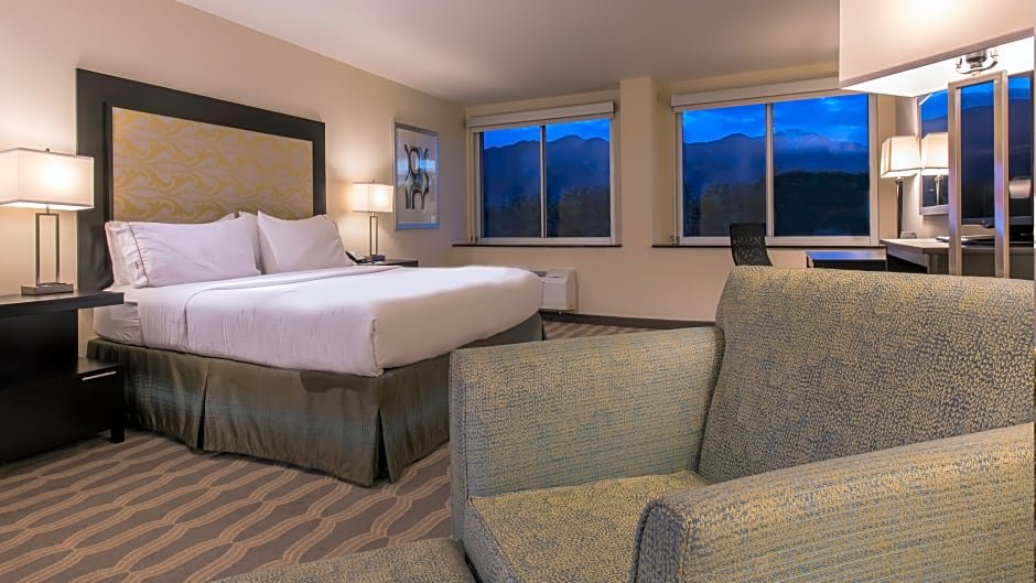 Люкс с 2 комнатами Holiday Inn Express - Colorado Springs - First & Main, an IHG Hotel