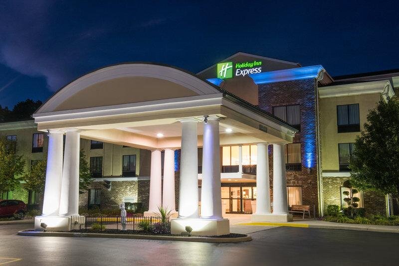 Double suite Holiday Inn Express & Suites Sharon-Hermitage, an IHG Hotel