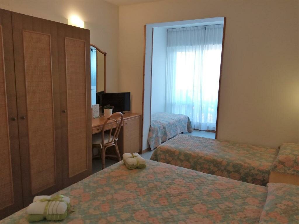 Standard Quadruple room Hotel Capri