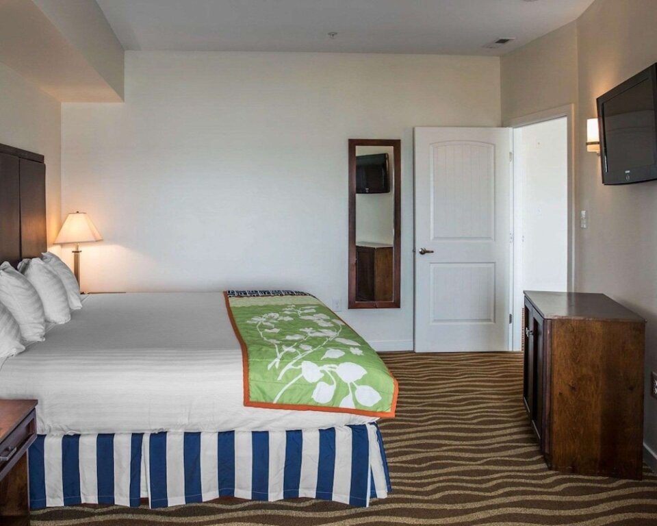Standard Zimmer mit Balkon Island Inn & Suites, Ascend Hotel Collection
