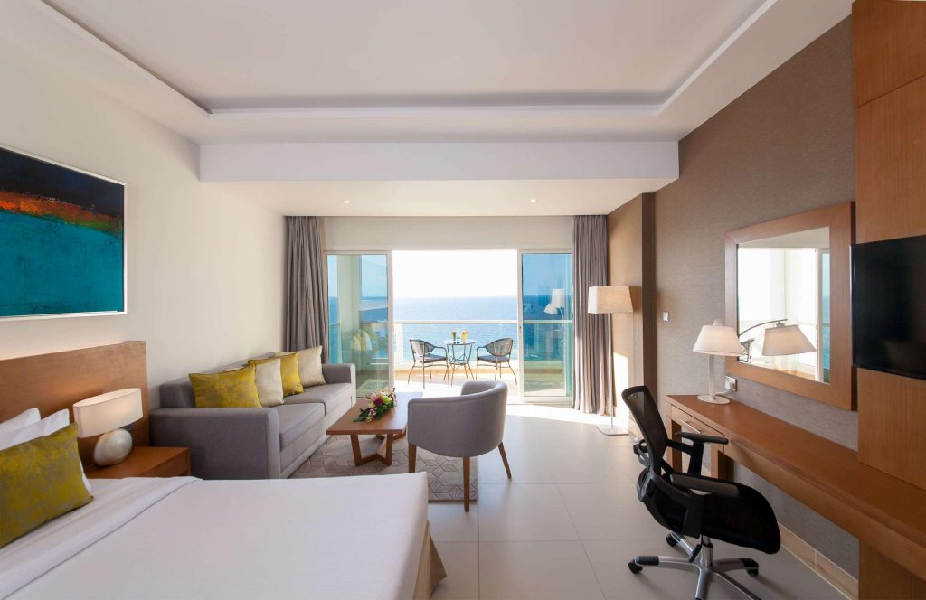 Двухместный люкс Executive с видом на море Ramada by Wyndham Beach Hotel Ajman
