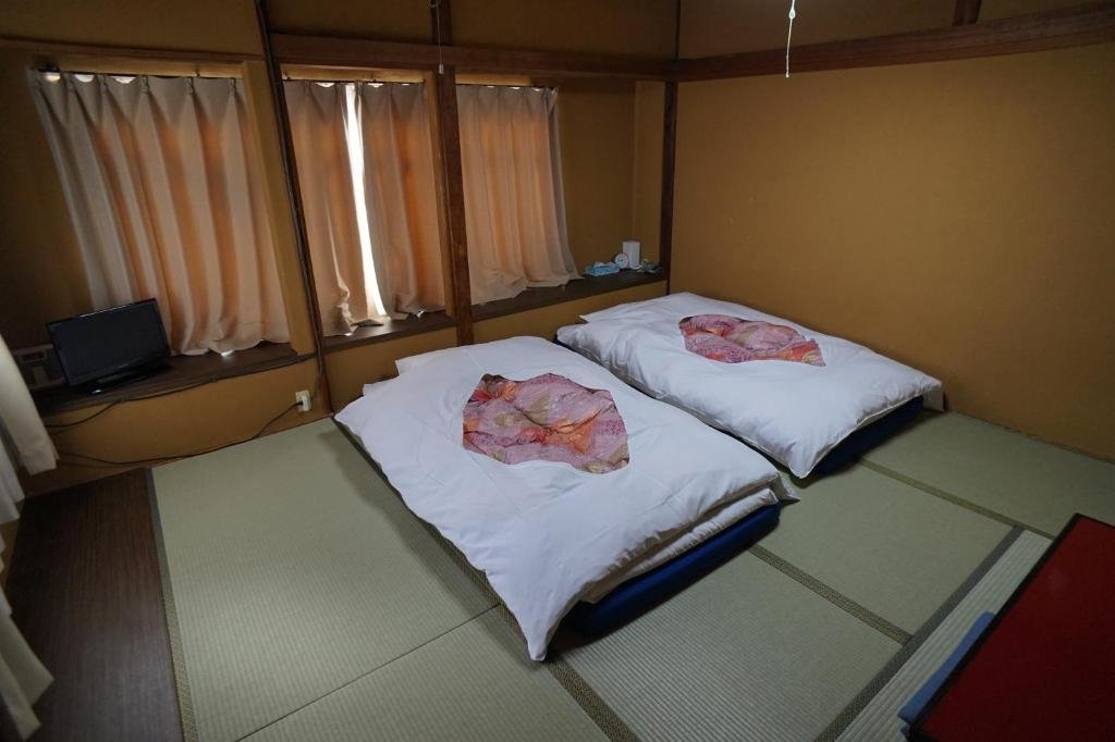 Standard Triple room Ryokan Katsutaro