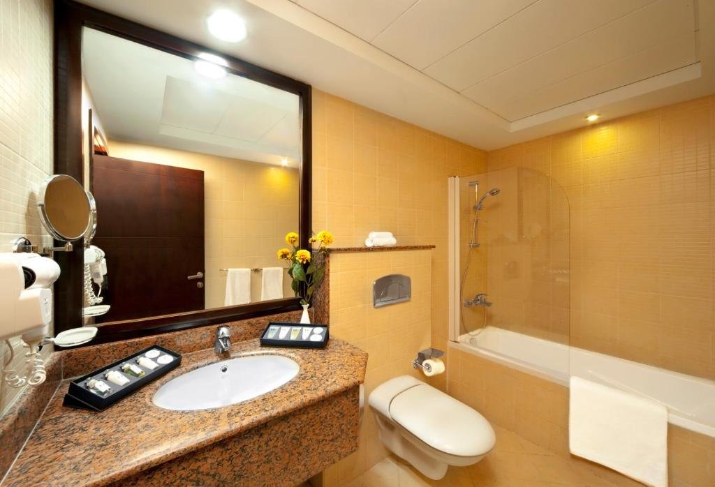 Полулюкс Corp Executive Hotel Doha Suites