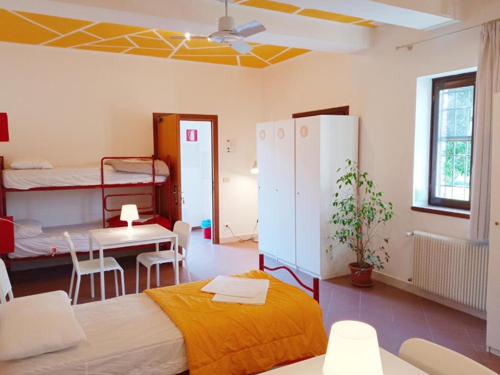 Кровать в общем номере (женский номер) Ostello S. Fosca - CPU Venice Hostels