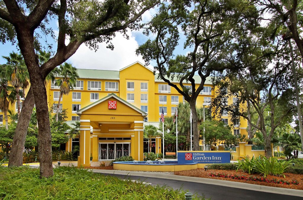 Standard room Hilton Garden Inn Fort Lauderdale Airport-Cruise Port