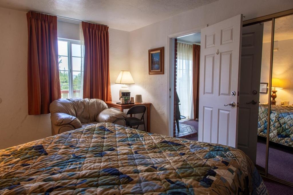 Люкс с 2 комнатами Swiss Holiday Lodge