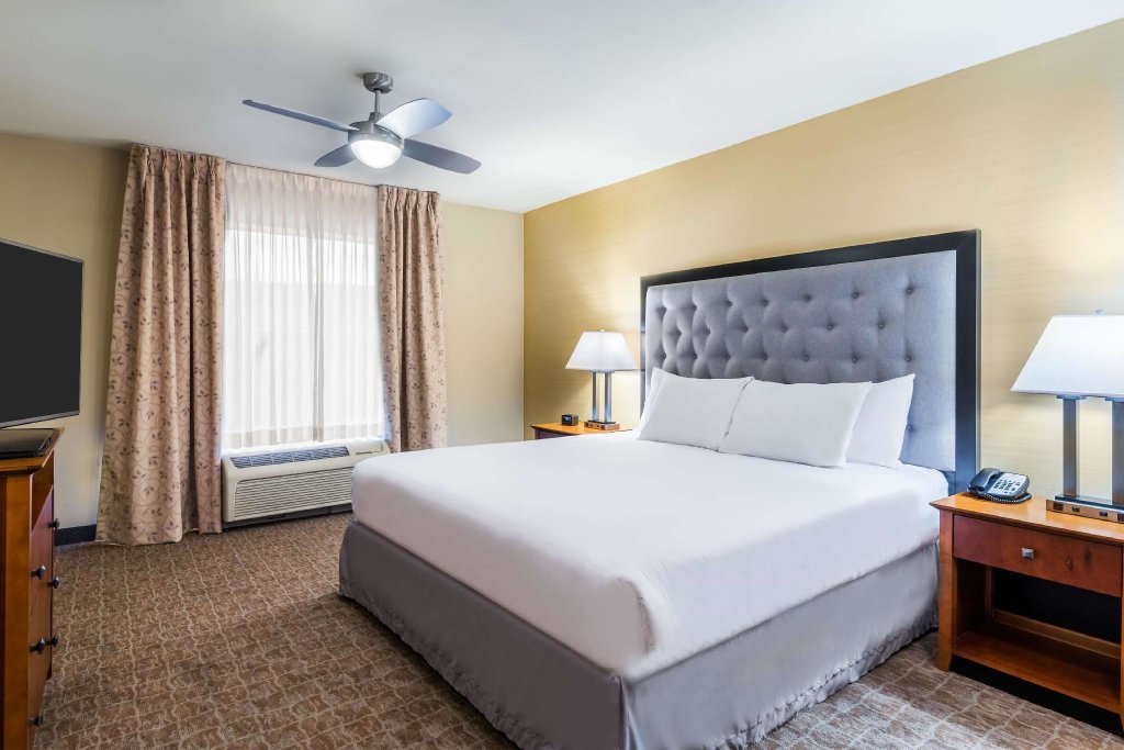 Люкс с 2 комнатами Homewood Suites by Hilton St. Louis Riverport- Airport West