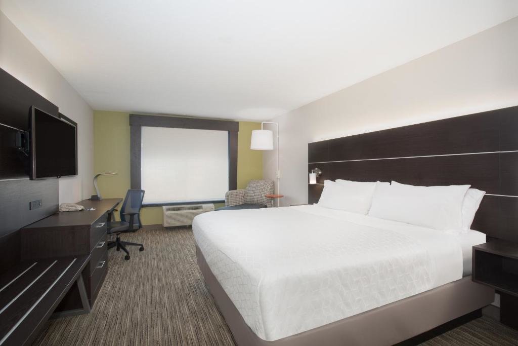 Suite 1 dormitorio Holiday Inn Express Hotel & Suites Longmont, an IHG Hotel