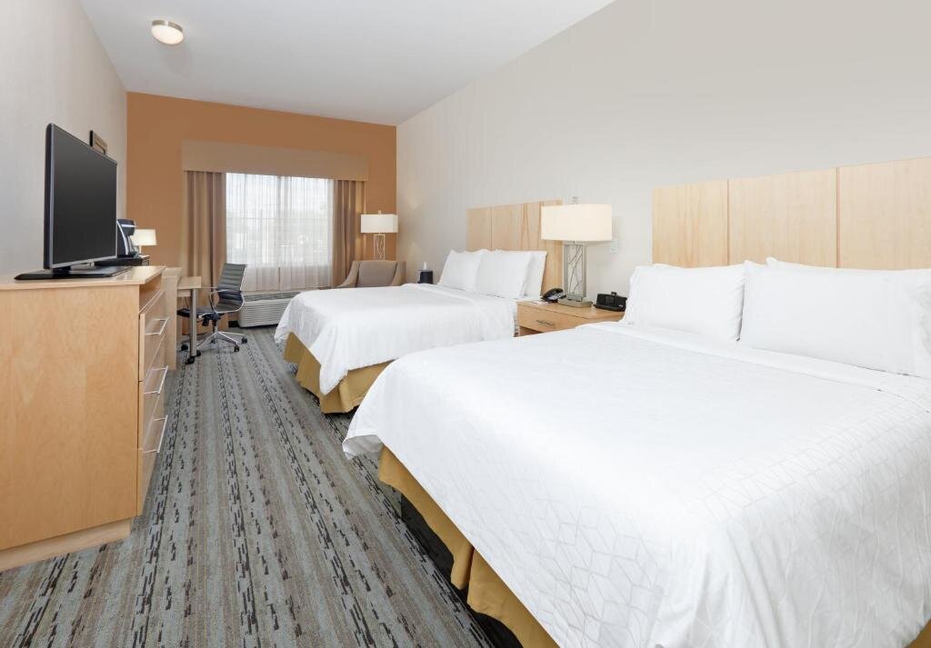 Двухместный номер Standard Holiday Inn Express & Suites San Antonio Brooks City Base, an IHG Hotel