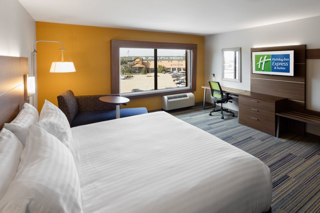 Одноместный номер Standard с видом на город Holiday Inn Express East Peoria - Riverfront, an IHG Hotel