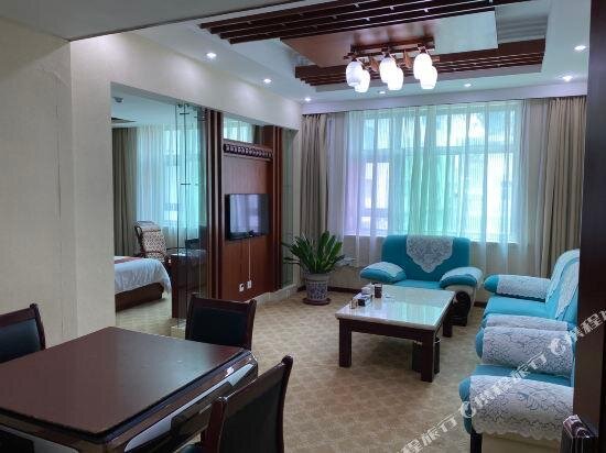 Suite Lianqin Hotel