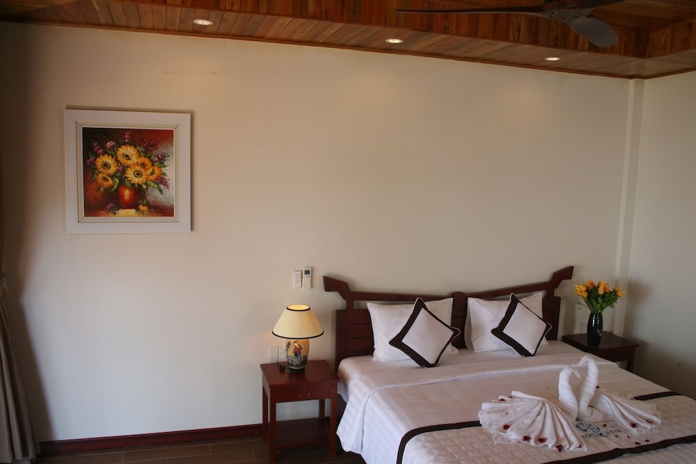 Номер Deluxe с балконом и с видом на океан Tropicana Resort Phu Quoc