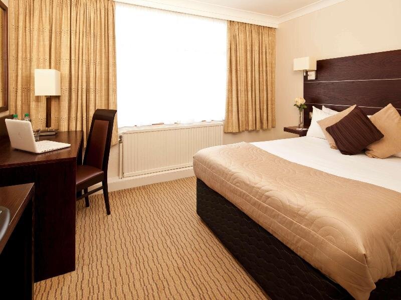 Standard Single room Mercure Bradford, Bankfield Hotel