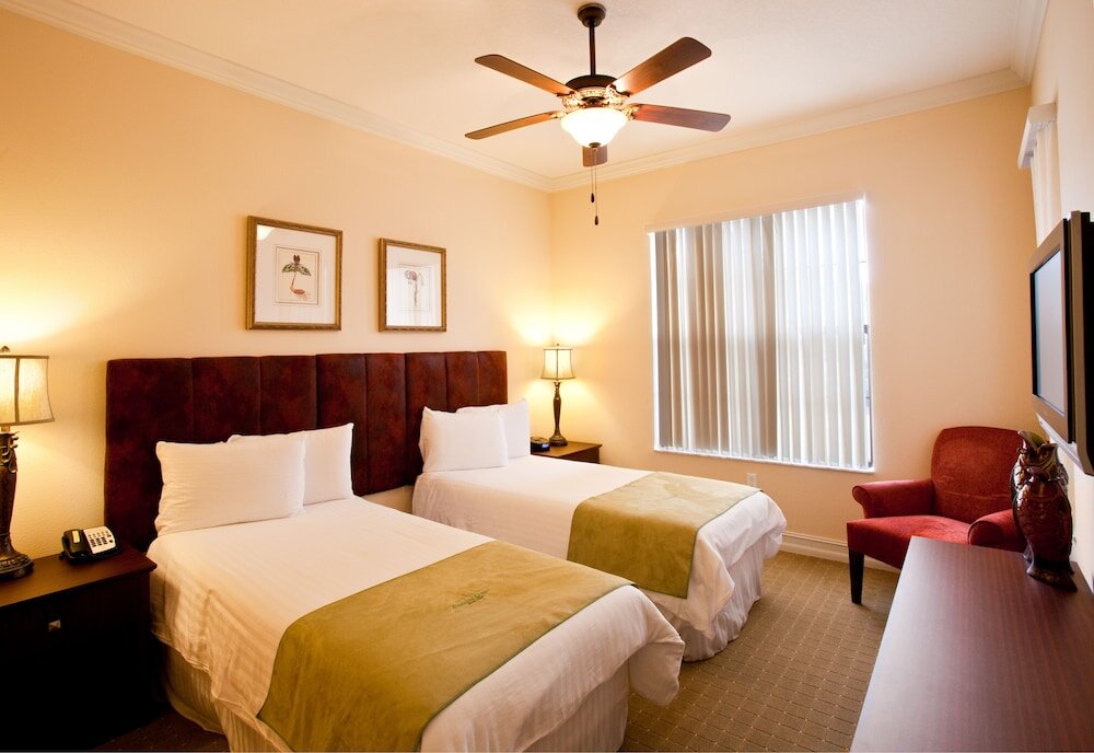 Семейный люкс с 2 комнатами Emerald Greens Hotel Condo Resort