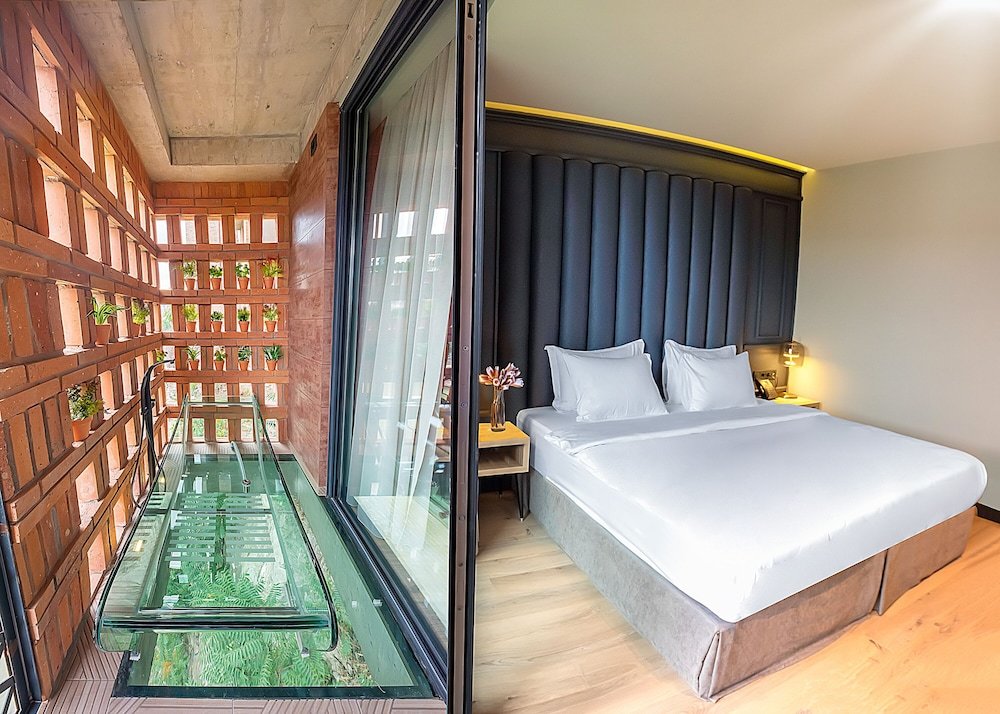 Standard Doppel Zimmer mit Balkon und mit Flussblick Sandali Metekhi Boutique Hotel